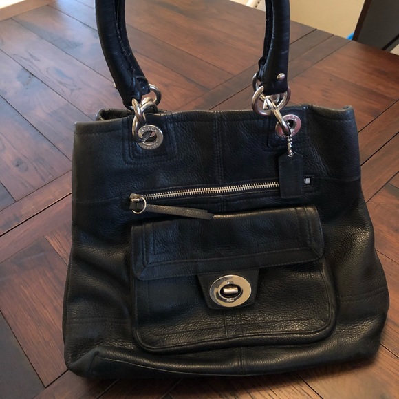 Coach, black leather handbag. - Picture 1 of 2